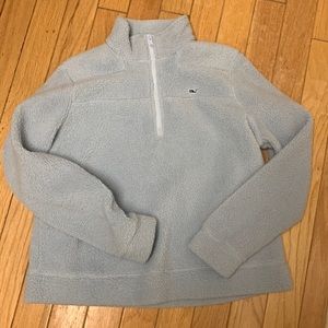 Vineyard Vines 1/4 zip. Size L